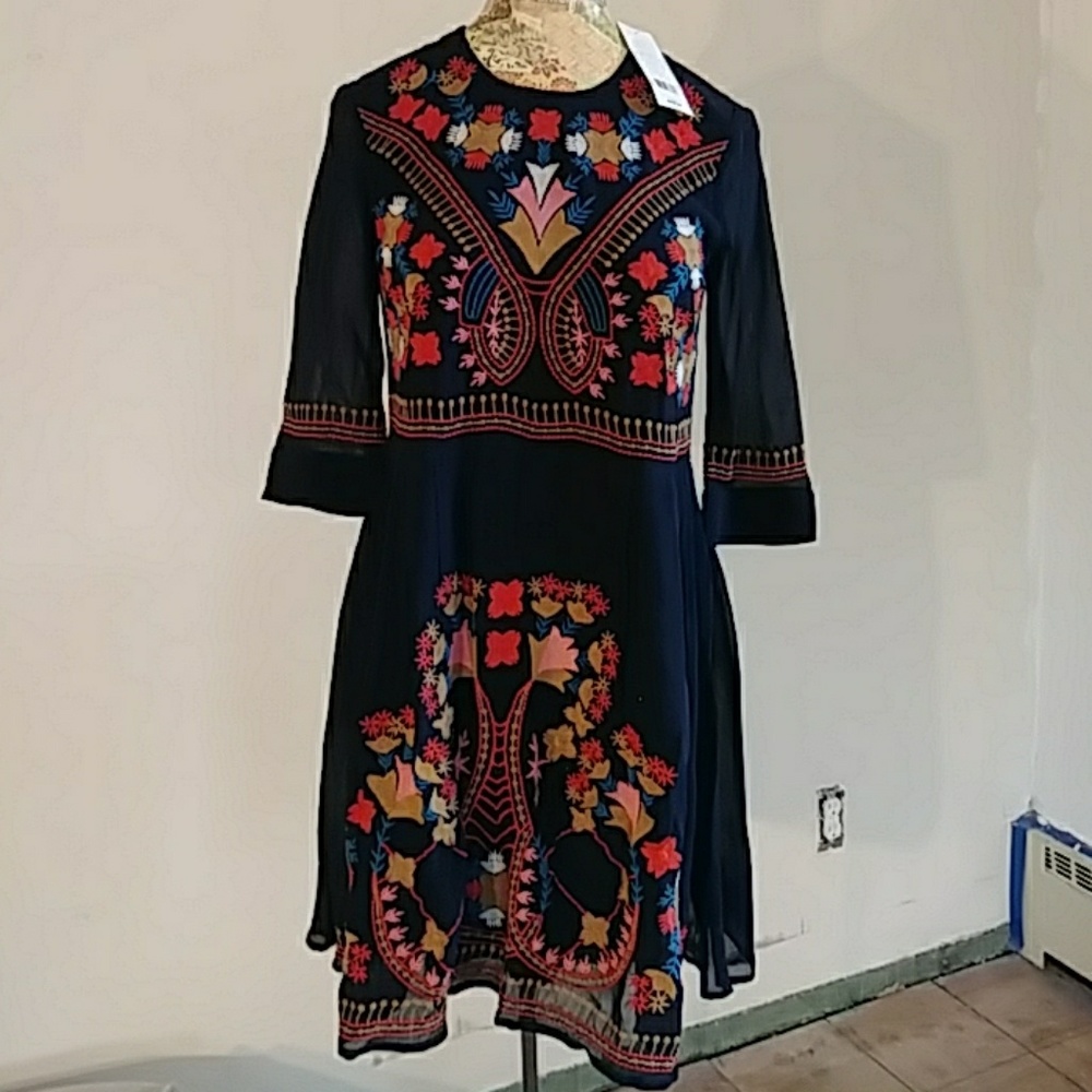 Embroidered Designer Dress New w/tag size 6